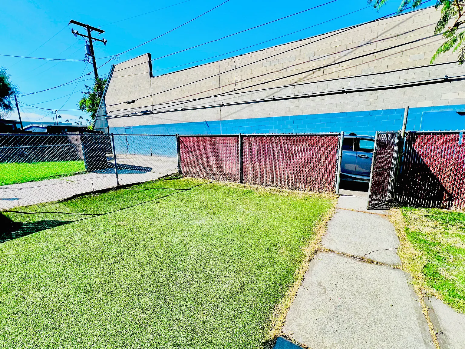 2 bed, 1.5 bath, 712 sqft, $2,700 — Photo 2