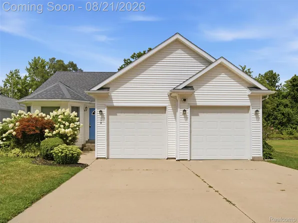 170 E Palmer St, Imlay City, MI 48444