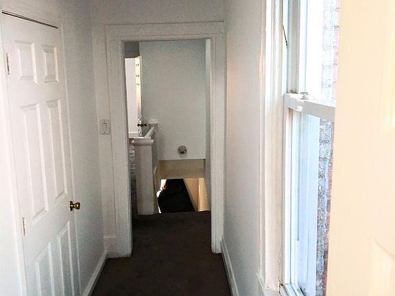 5th image of 663 Dumbarton Ave #1