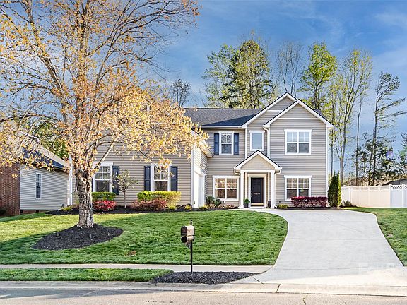 2nd image of 15011 Balenie Trace Ln