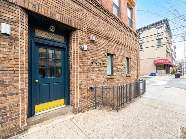 550 1st Street image 1 of 16