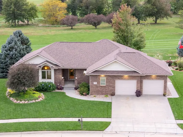 727 Fairway Dr, Milford, NE 68405