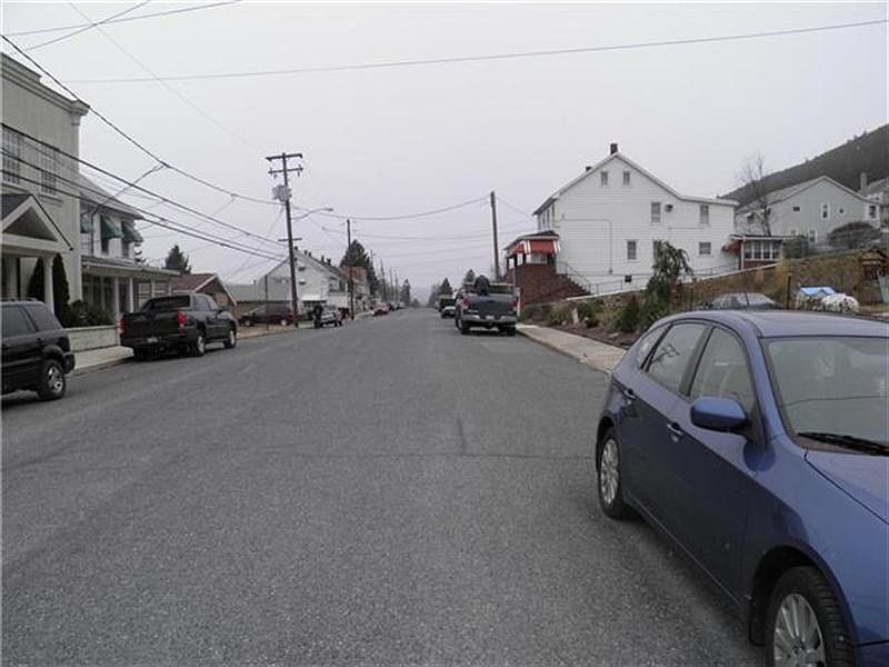 2nd image of 129 E Center St