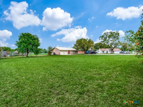 505 River Oak Dr, Seguin, TX 78155