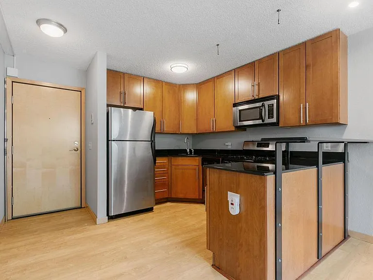 2530 1st Ave S #101 — Photo 4