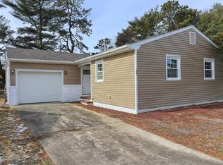 12 Cambridge Ct, Toms River, NJ 08757