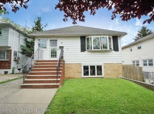 37 Lamport Blvd, Staten Island, NY 10305