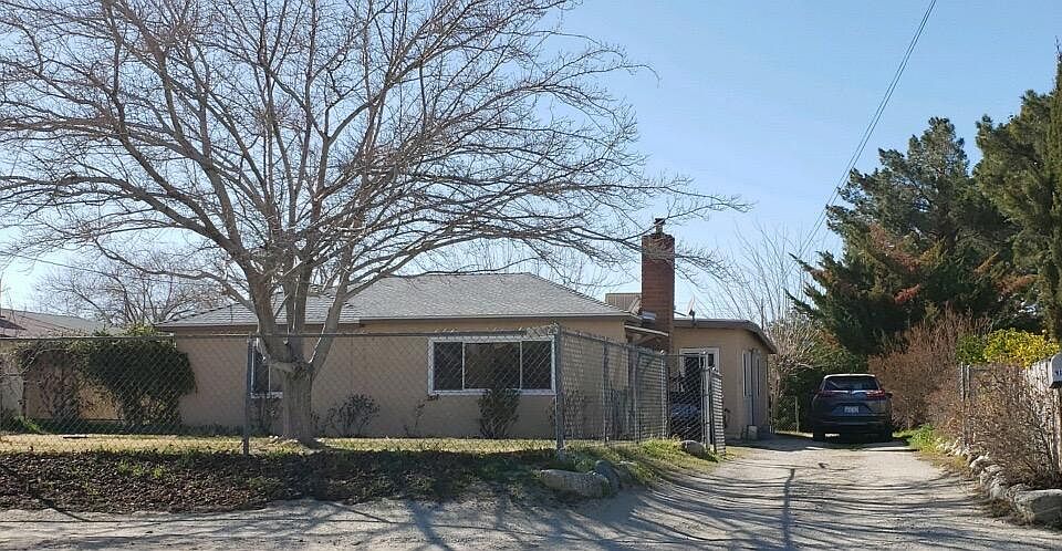 1st image of 43223 W 18th St. West St