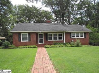 101 Meadow Rd, Laurens, SC 29360