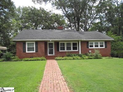 101 Meadow Rd, Laurens, SC, 29360