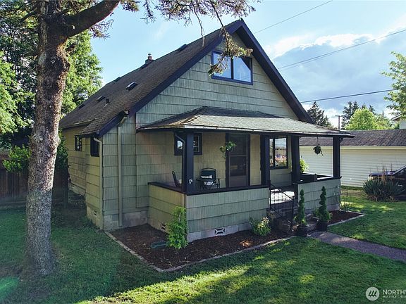 2nd image of 512 E Pear Street