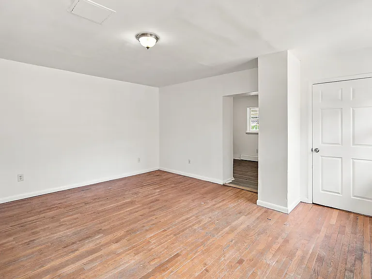 320 Hewitt St #1 — Photo 15