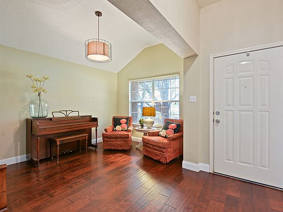 3rd image of 3745 Newland Dr