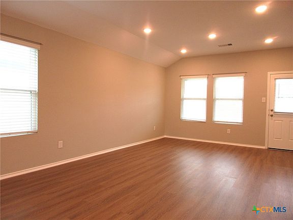 3rd image of 205 Granary Dr