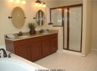 1805 Fawncrest Ct, Vienna, VA 22182