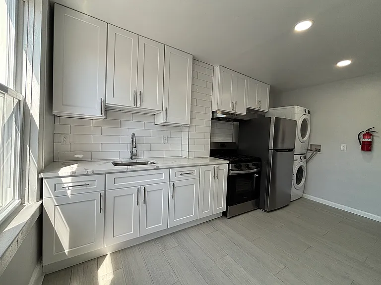 240 E Forest Ave #2 — Photo 1
