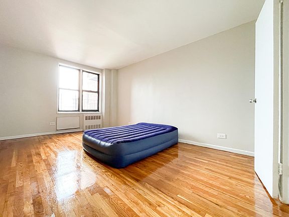 5th image of 1625 Rockaway Pkwy APT 3T