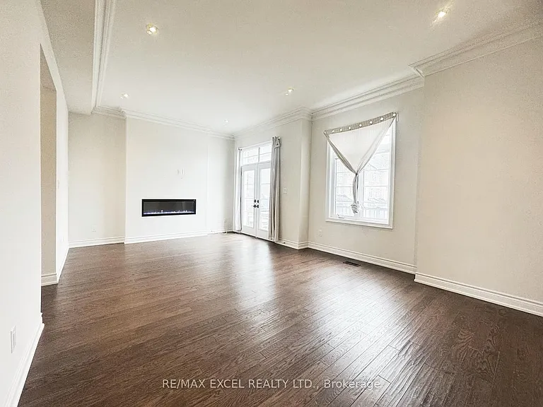 28 Island Green Ln — Photo 15