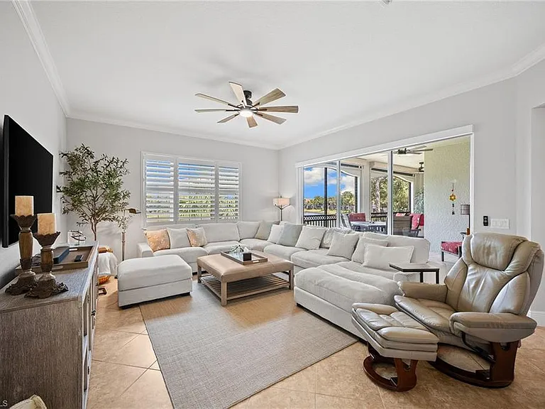 9205 Museo Cir #201 — Photo 4