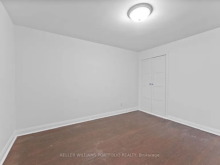 40 Scarboro Cres — Photo 33