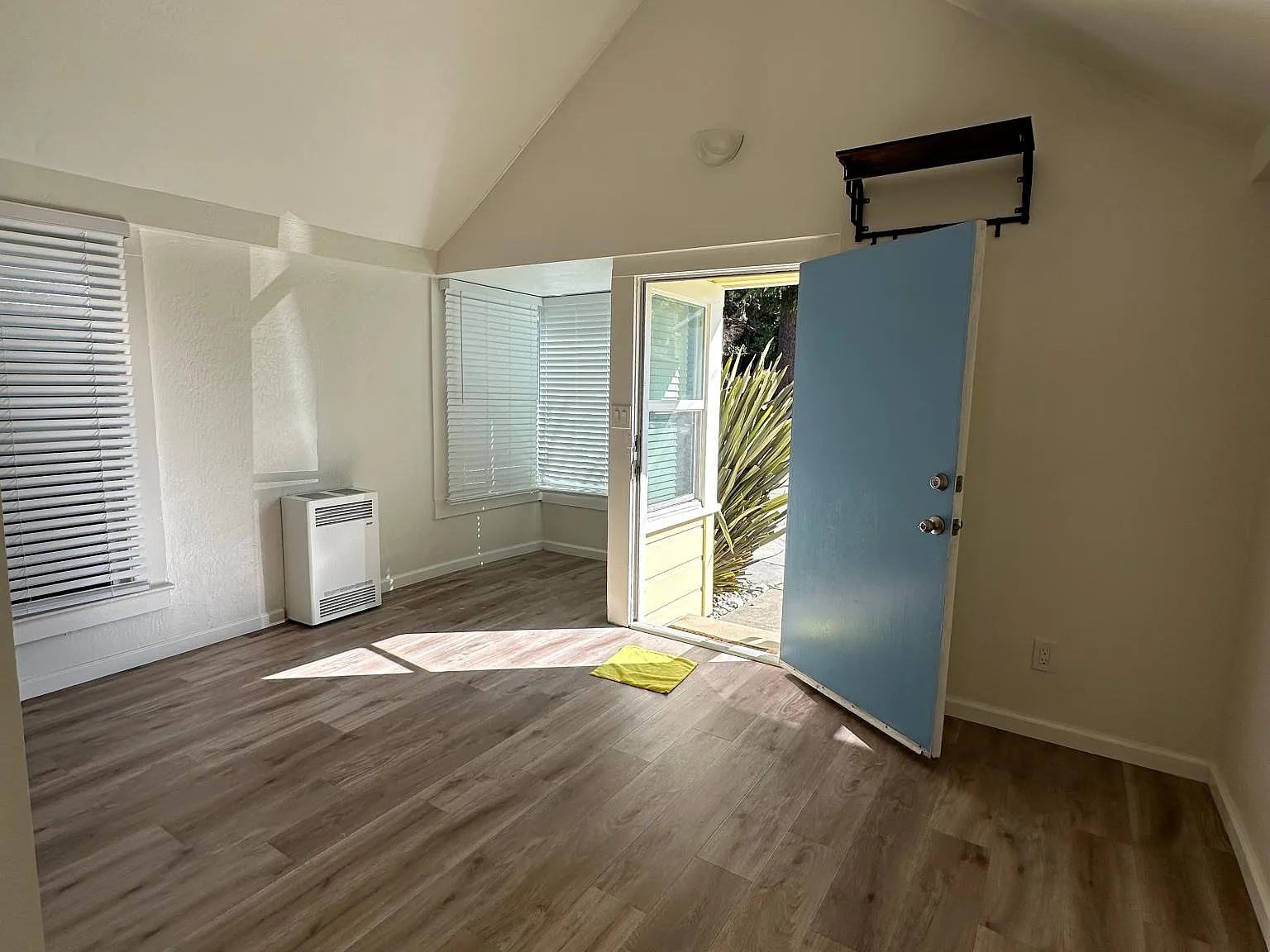 1 bed, 500 sqft, $2,250 — Photo 1