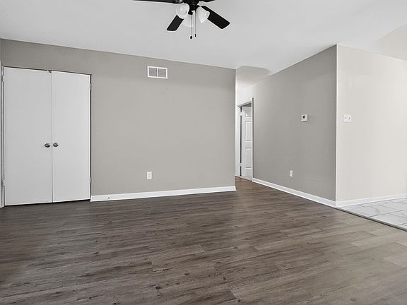 5th image of 748 Western Park Dr