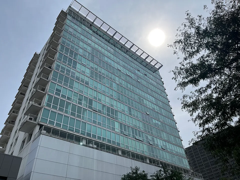 1845 S Michigan Ave #801