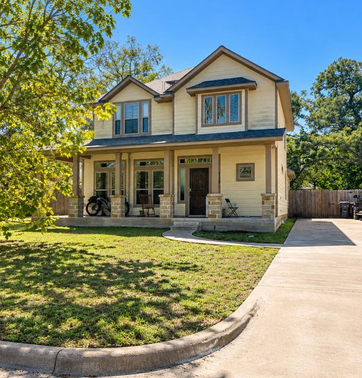 5 bed, 5.0 bath, 2149 sqft, $3,925 — Photo 1