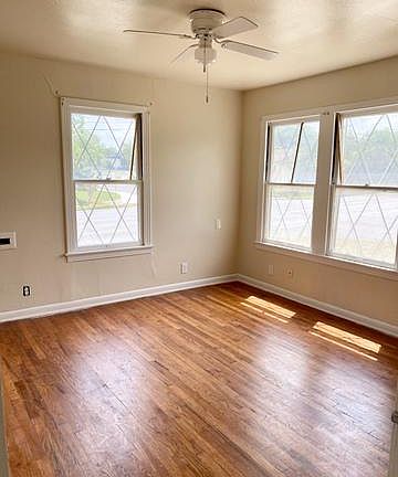 5th image of 251 Lyric St