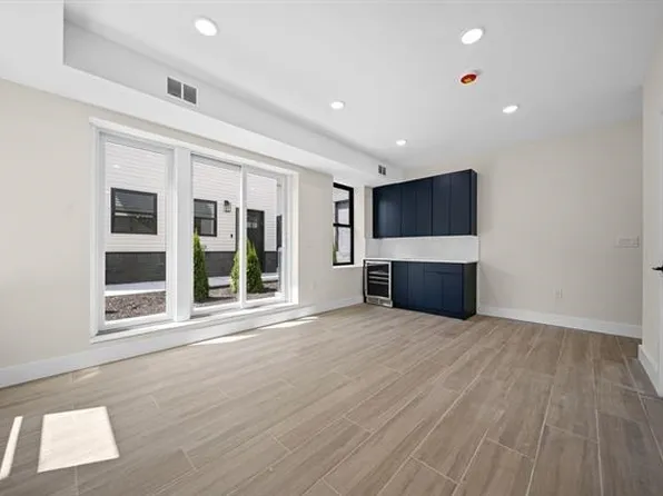 27 Graham Street image 22 of 26