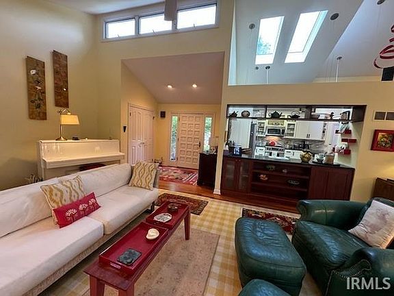 2nd image of 4023 Fall Creek Dr