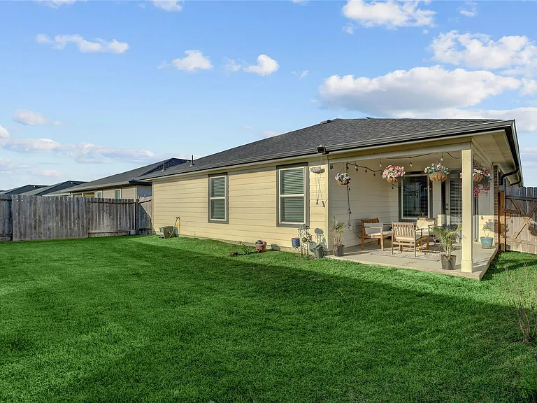 7926 Murciana Dr — Photo 27