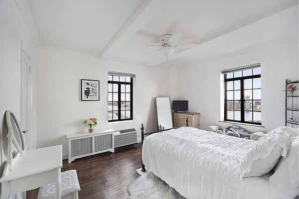 Sold by Stribling | media 4