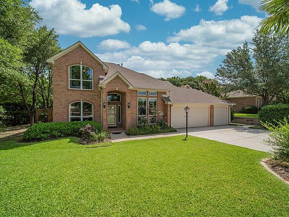 2nd image of 925 Southwood Dr