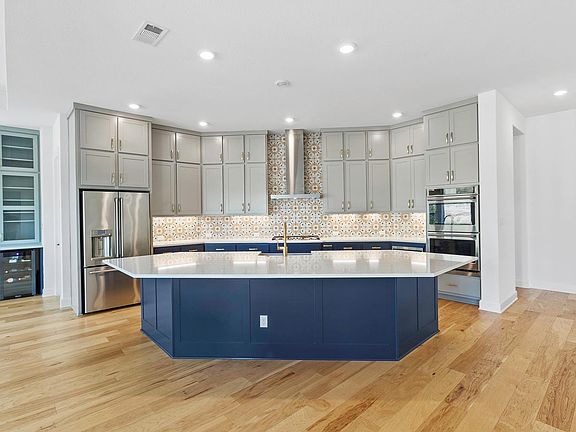 5th image of 151 Starfire Dr