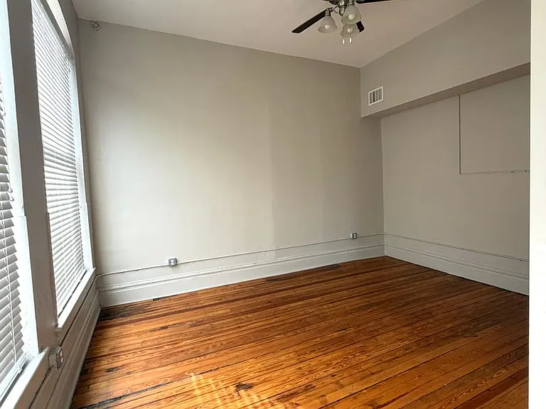 442 Main St — Photo 13