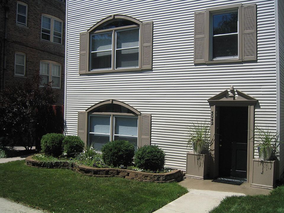 1st image of 5042 N Oakley Ave APT B