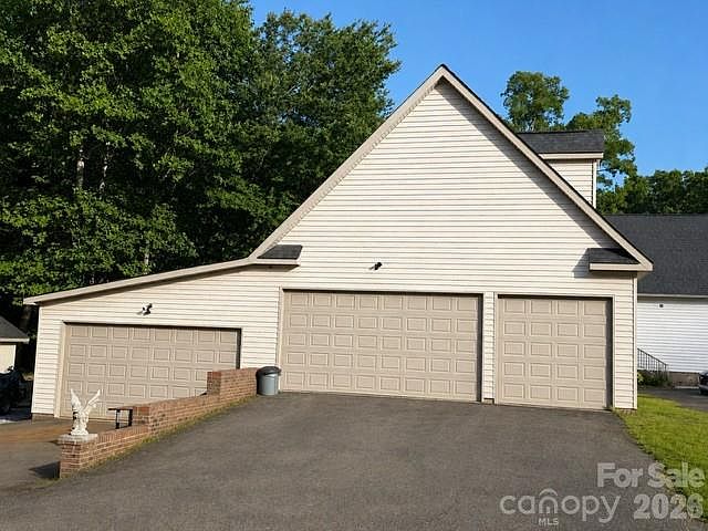 2nd image of 5865 Faith Rd