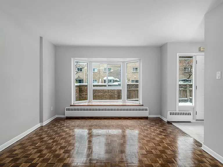 2911 Bayview Ave — Photo 19