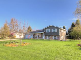 8705 Summit Ct, Zeeland, MI 49464