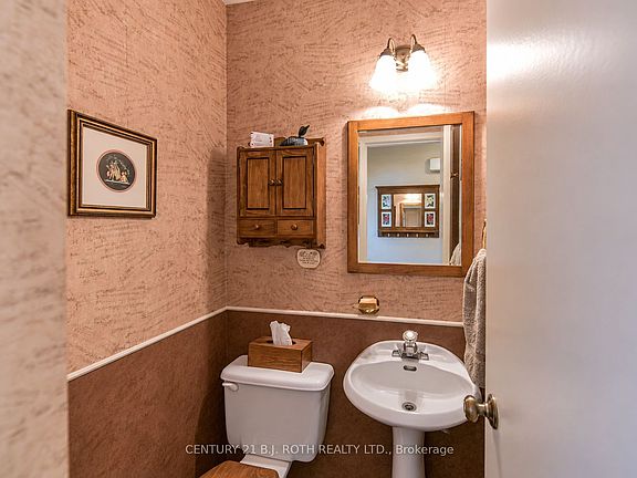 5th image of 441 Barrie Rd #36