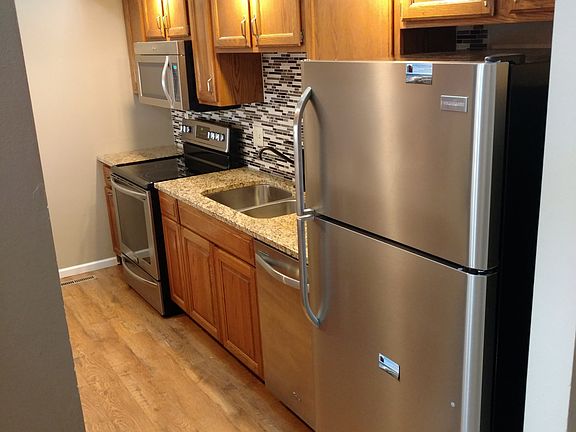 Granite and Stainless Kitchen