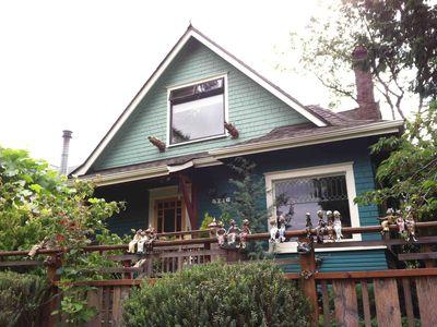 5716 17th Ave NE, Seattle, WA, 98105