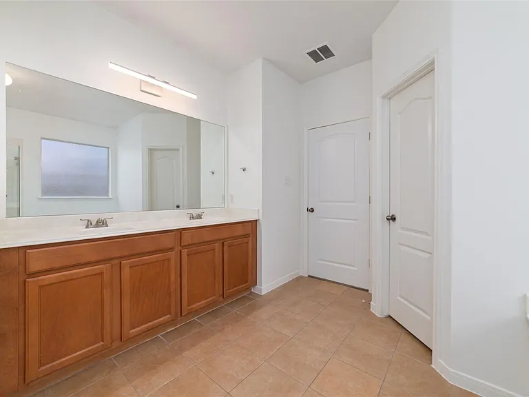 2618 Bridgestone Park Ln — Photo 29