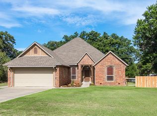 959 Hampton Rd, Harrah, OK 73045