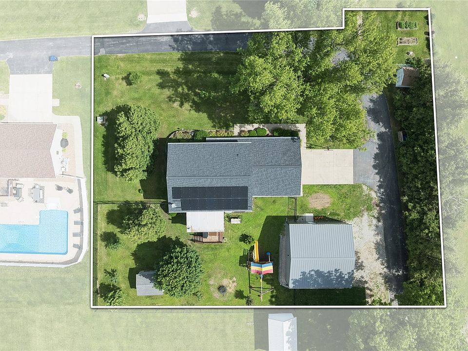 1st image of 110 3rd St