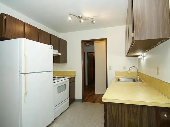 2513 N Rosa Parks Way APT 2, Portland, OR 97217