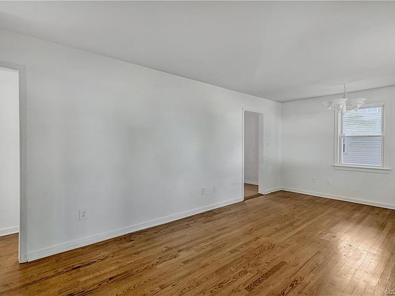 4th image of 1523 Glenside Dr