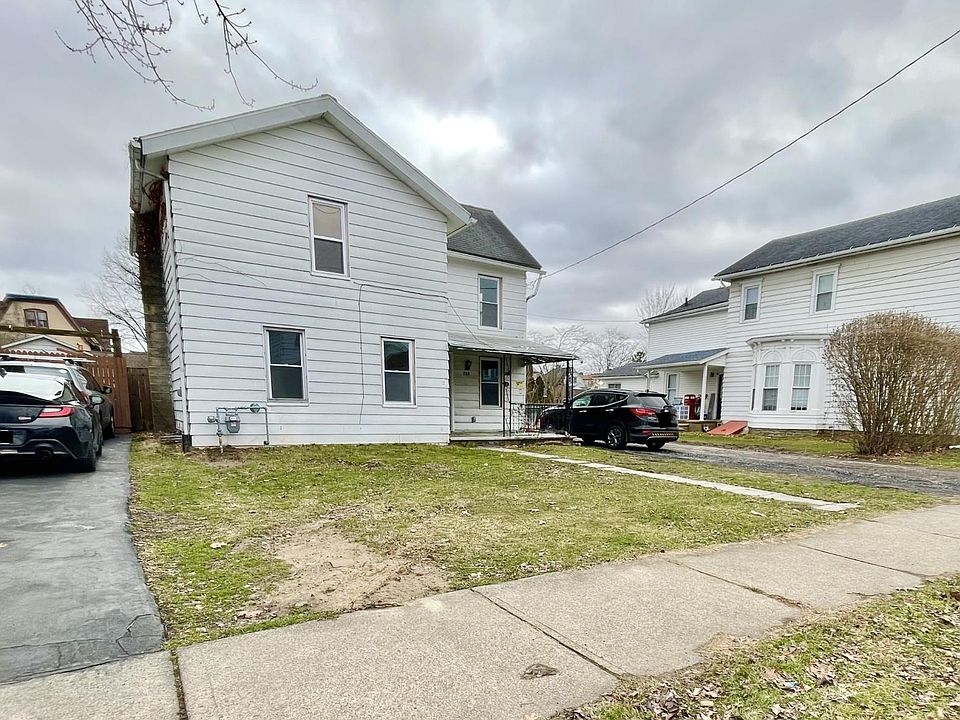 Large Front Yard, Porch, Security Cameras, and driveway