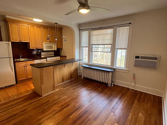 5th image of 2328 Ashmead Pl NW